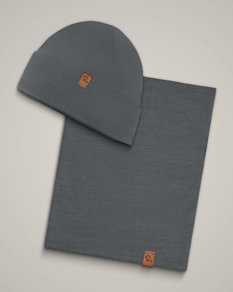 Packshot of merino gaiter and beanie set