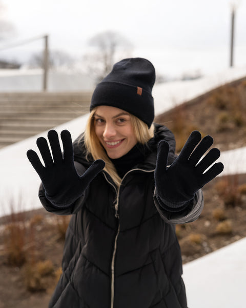 Women's Knitted Beanie & Gloves 2-Piece Set Black