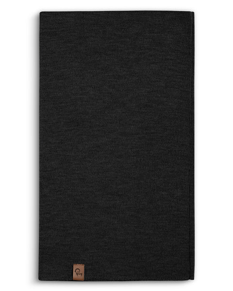 Packshot of menique light neck gaiiter in the color dark gray in the white background