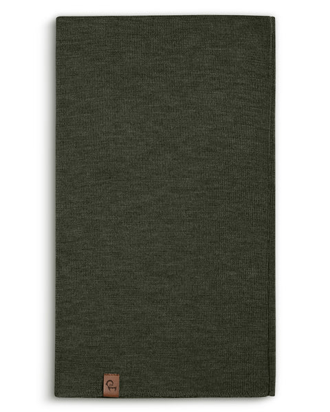 Packshot of menique light neck gaiiter in the color dark green in the white background