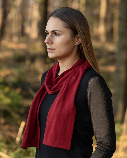 menique Women's Merino Scarf Royal Cherry Color